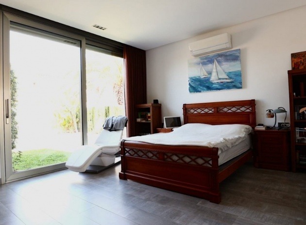 Wederverkoop - Villa - Torrevieja - Nueva Torrevieja