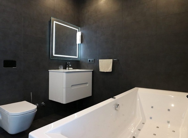 Wederverkoop - Villa - Torrevieja - Nueva Torrevieja