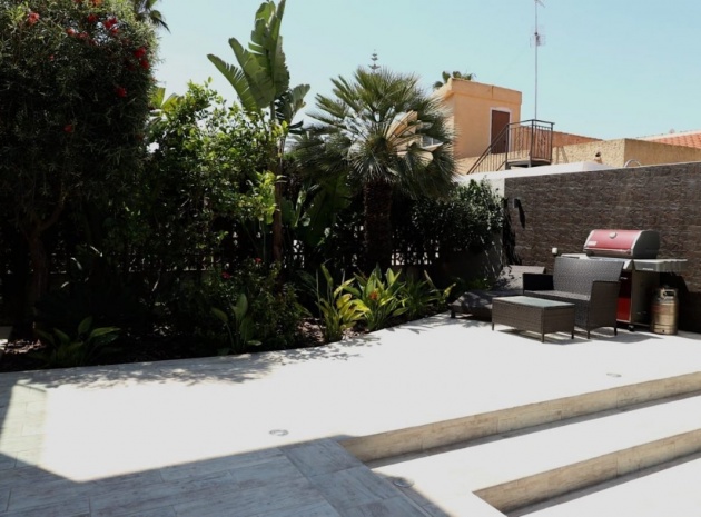 Wederverkoop - Villa - Torrevieja - Nueva Torrevieja