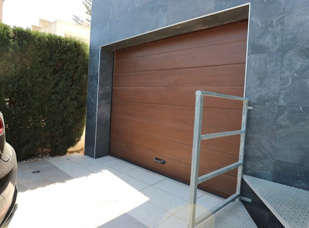 Wederverkoop - Villa - Torrevieja - Nueva Torrevieja