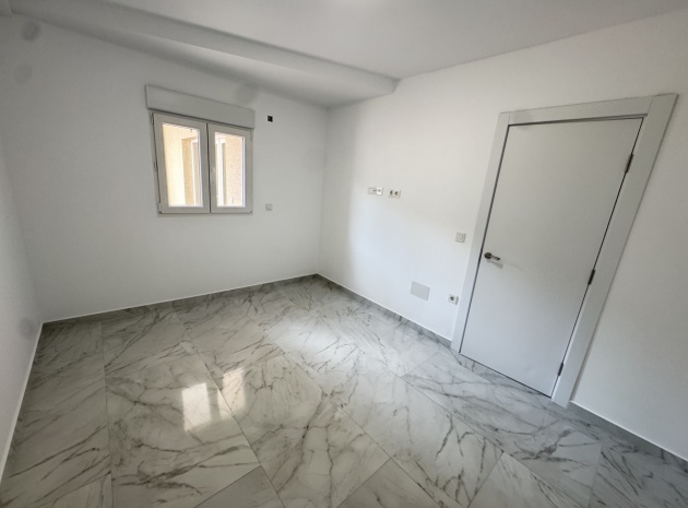 Resale - Apartment - Torrevieja - Beachside Torrevieja