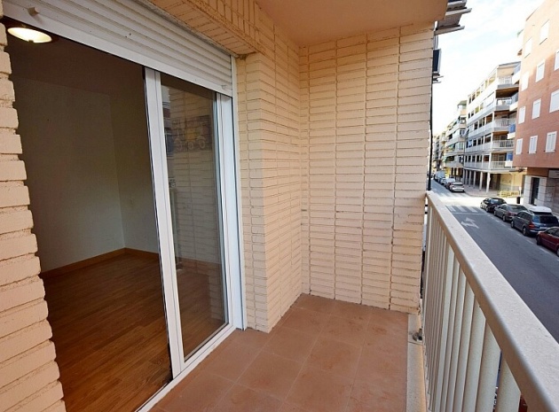 Resale - Apartment - Torrevieja - Playa del Acequión