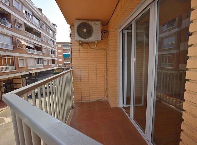 Resale - Apartment - Torrevieja - Playa del Acequión