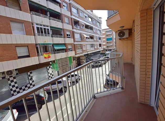 Resale - Apartment - Torrevieja - Playa del Acequión