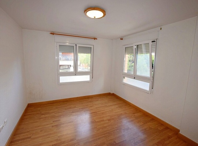 Resale - Apartment - Torrevieja - Playa del Acequión