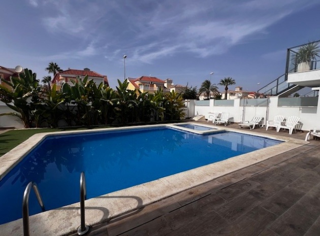 Wiederverkauf - Wohnung - Orihuela Costa - La Zenia