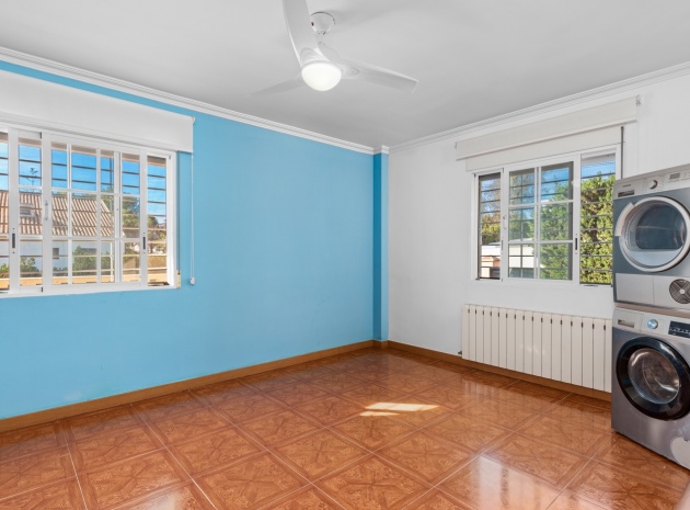 Resale - Villa - Los Balcones