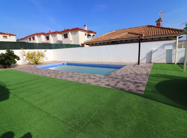 Wederverkoop - Villa - La Marina - La Marina - Urbanization