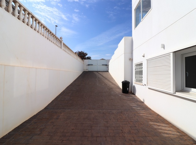 Wederverkoop - Villa - La Marina - La Marina - Urbanization