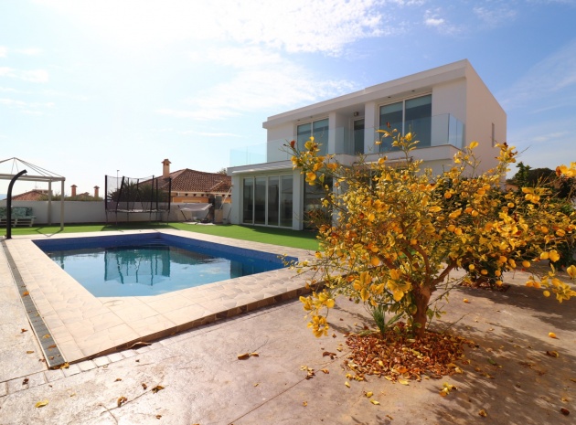 Wederverkoop - Villa - La Marina - La Marina - Urbanization