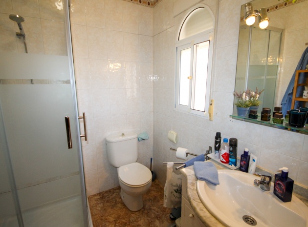 Resale - Villa - Villamartin