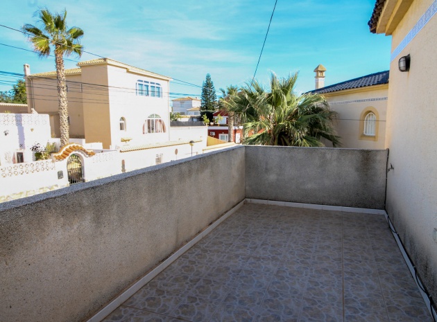 Resale - Villa - Villamartin