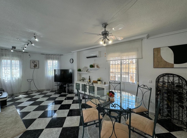 Resale - Villa - Playa Flamenca - Res Laguna