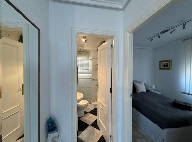 Resale - Villa - Playa Flamenca - Res Laguna