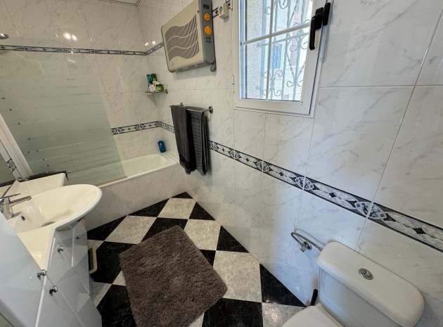 Resale - Villa - Playa Flamenca - Res Laguna