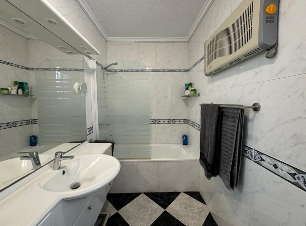 Resale - Villa - Playa Flamenca - Res Laguna