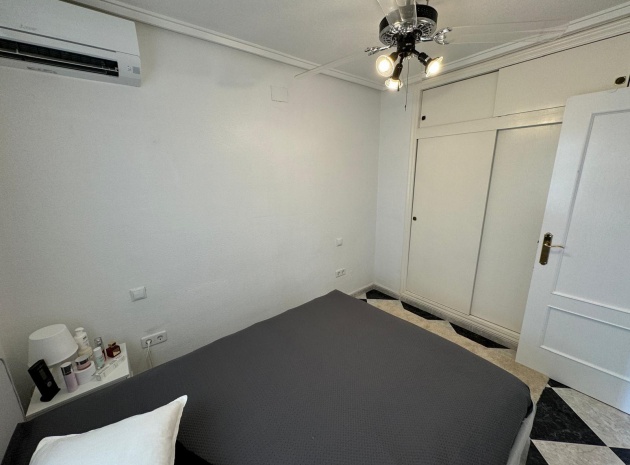 Resale - Villa - Playa Flamenca - Res Laguna