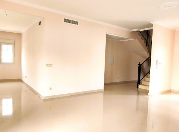 Resale - Villa - Cabo Roig