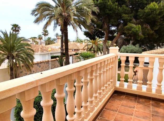 Resale - Villa - Cabo Roig