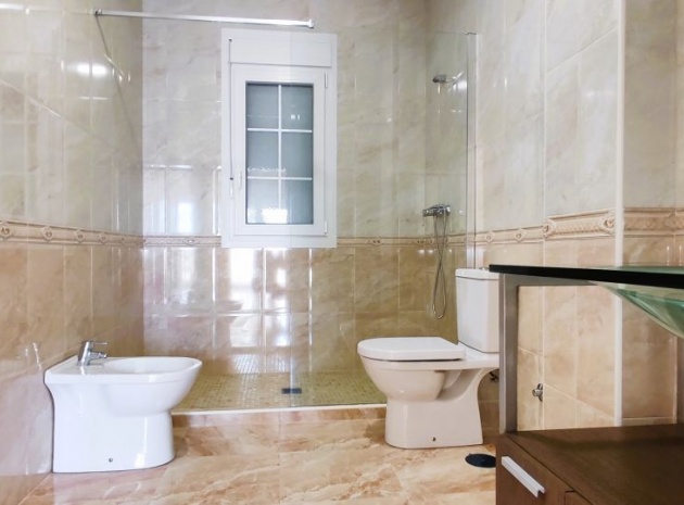 Resale - Villa - Cabo Roig