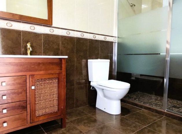 Resale - Villa - Cabo Roig