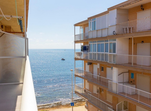 Återförsäljning - Lägenhet - Torrevieja - 1st line to the sea