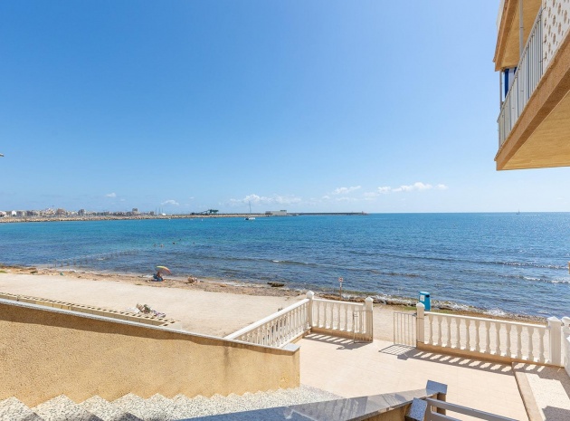 Återförsäljning - Lägenhet - Torrevieja - 1st line to the sea