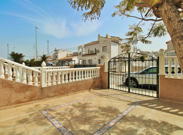 Resale - Townhouse - Villamartin
