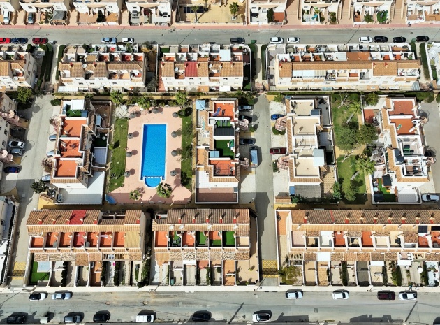 Resale - Townhouse - Villamartin