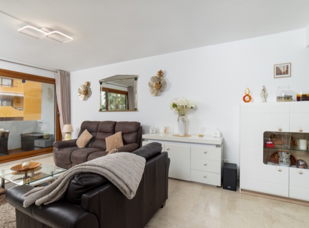 Resale - Apartment - Punta Prima - la entrada