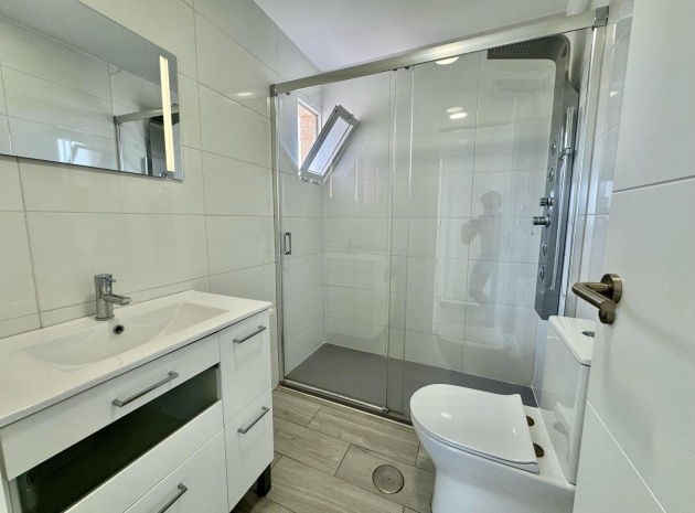 Resale - Apartment - Torrevieja - Nueva Torrevieja