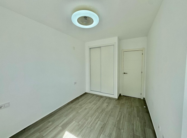 Resale - Apartment - Torrevieja - Nueva Torrevieja
