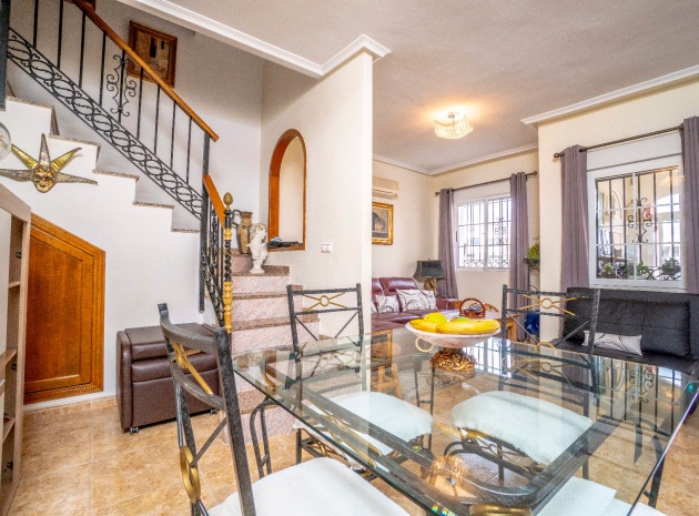 Resale - Townhouse - Villamartin - entre golf
