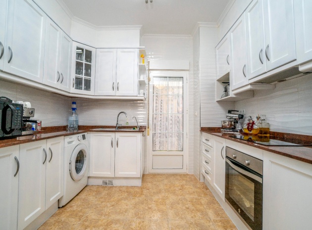 Resale - Townhouse - Villamartin - entre golf