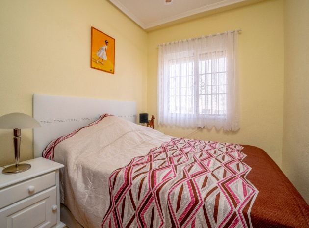 Resale - Townhouse - Villamartin - entre golf