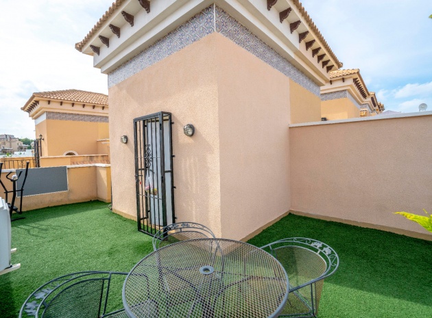 Resale - Townhouse - Villamartin - entre golf