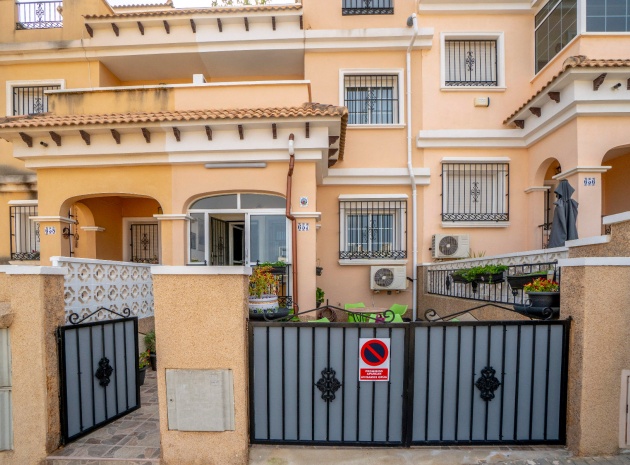 Resale - Townhouse - Villamartin - entre golf