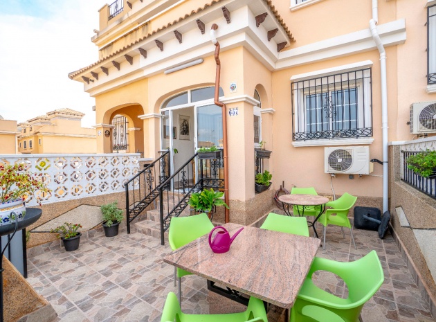 Resale - Townhouse - Villamartin - entre golf