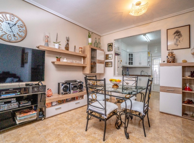 Resale - Townhouse - Villamartin - entre golf