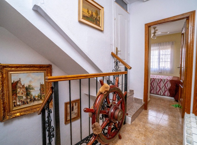 Resale - Townhouse - Villamartin - entre golf