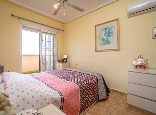 Resale - Townhouse - Villamartin - entre golf
