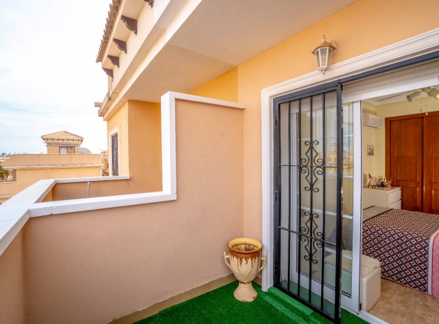 Resale - Townhouse - Villamartin - entre golf