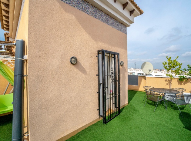 Resale - Townhouse - Villamartin - entre golf