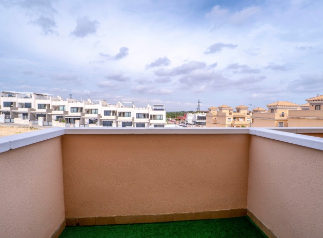 Resale - Townhouse - Villamartin - entre golf