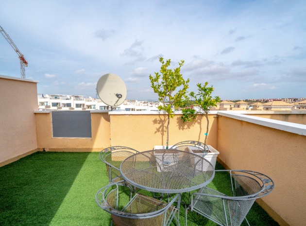 Resale - Townhouse - Villamartin - entre golf
