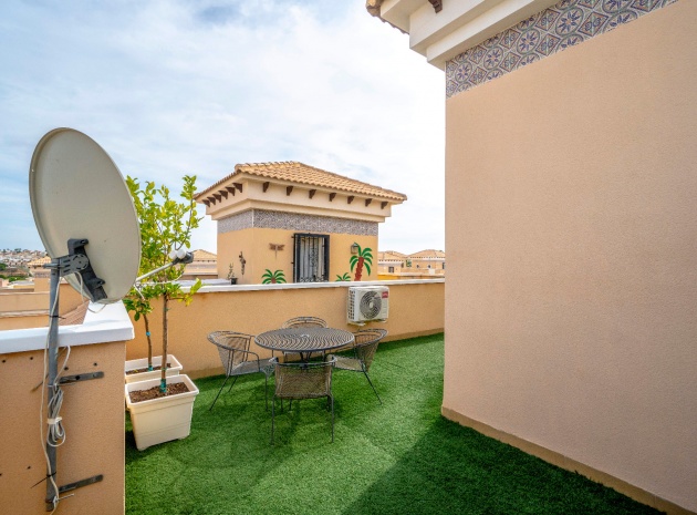 Resale - Townhouse - Villamartin - entre golf