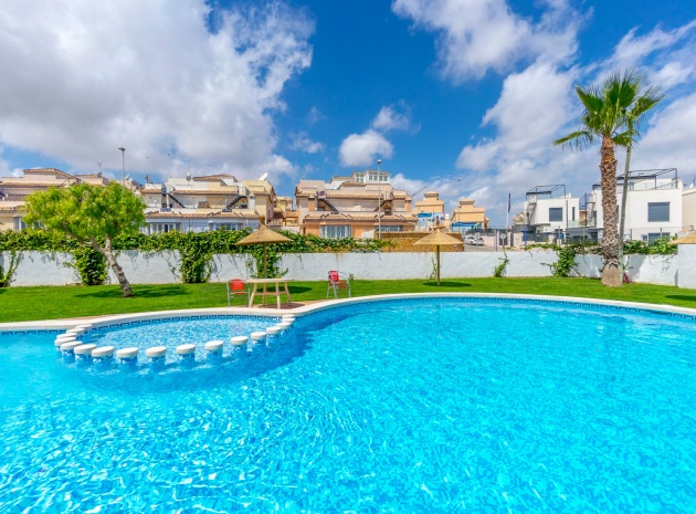 Resale - Townhouse - Villamartin - entre golf
