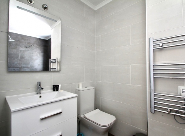 Resale - Apartment - Villamartin