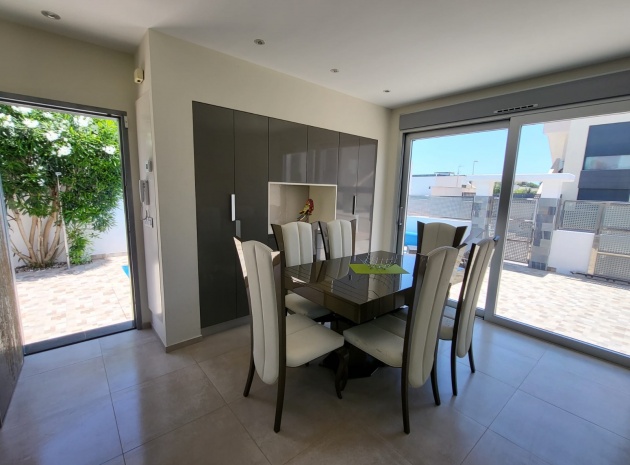 Resale - Villa - Ciudad Quesada - Pueblo Bravo
