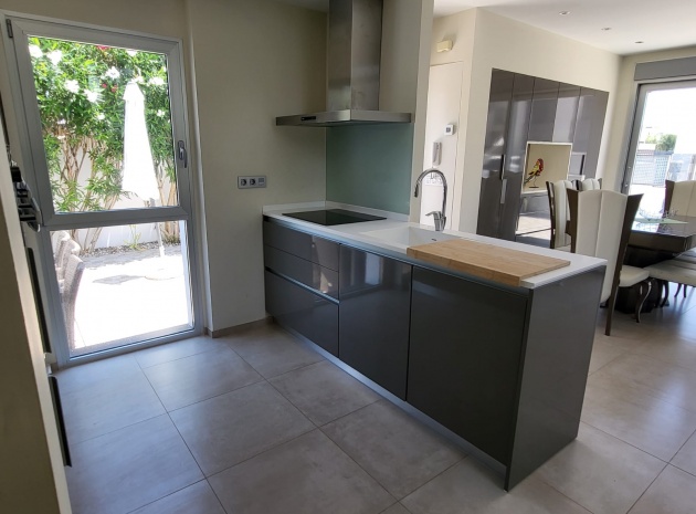 Resale - Villa - Ciudad Quesada - Pueblo Bravo